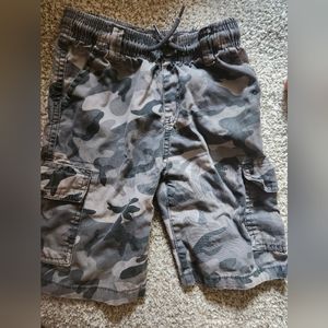 Boys' Children's Place brand gray camo cargo shorts. 5T